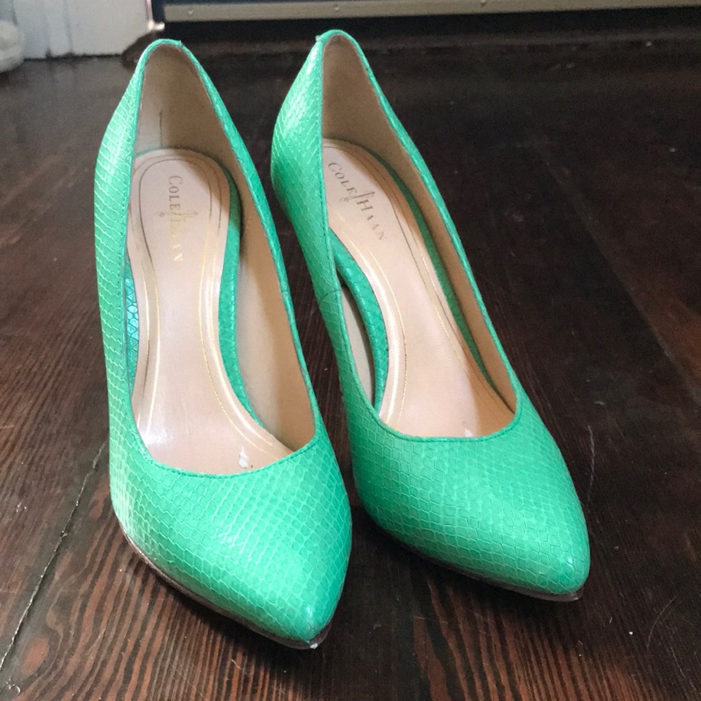 Cole Haan “Nike air” pumps, size 6